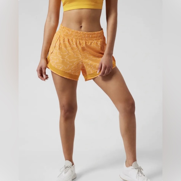 Athleta Mesh Racer Run Short 4" - Picture 10 of 11